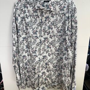 RW&CO. White and Blue Casual Button Down Shirt